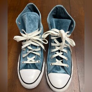 Blue velvet converse